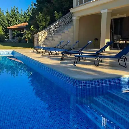 Villa Aspa's Palazzo - Tranquil And Secluded